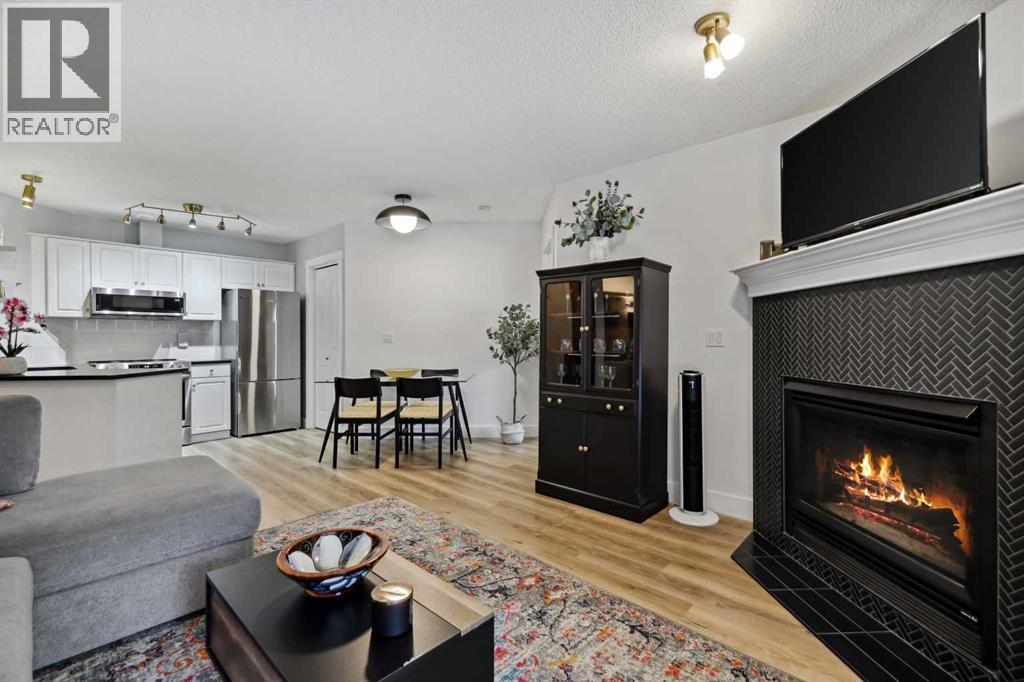 Apartment for Sale in 210, 10 Sierra Morena Mews SW|Calgary, Alberta T3H3K5 4