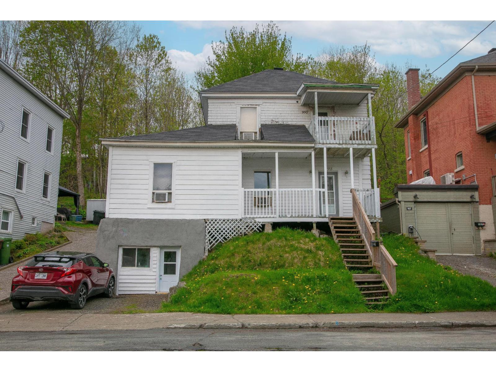 995-997 Rue du Fédéral, Sherbrooke (Les Nations), Quebec J1H5A6