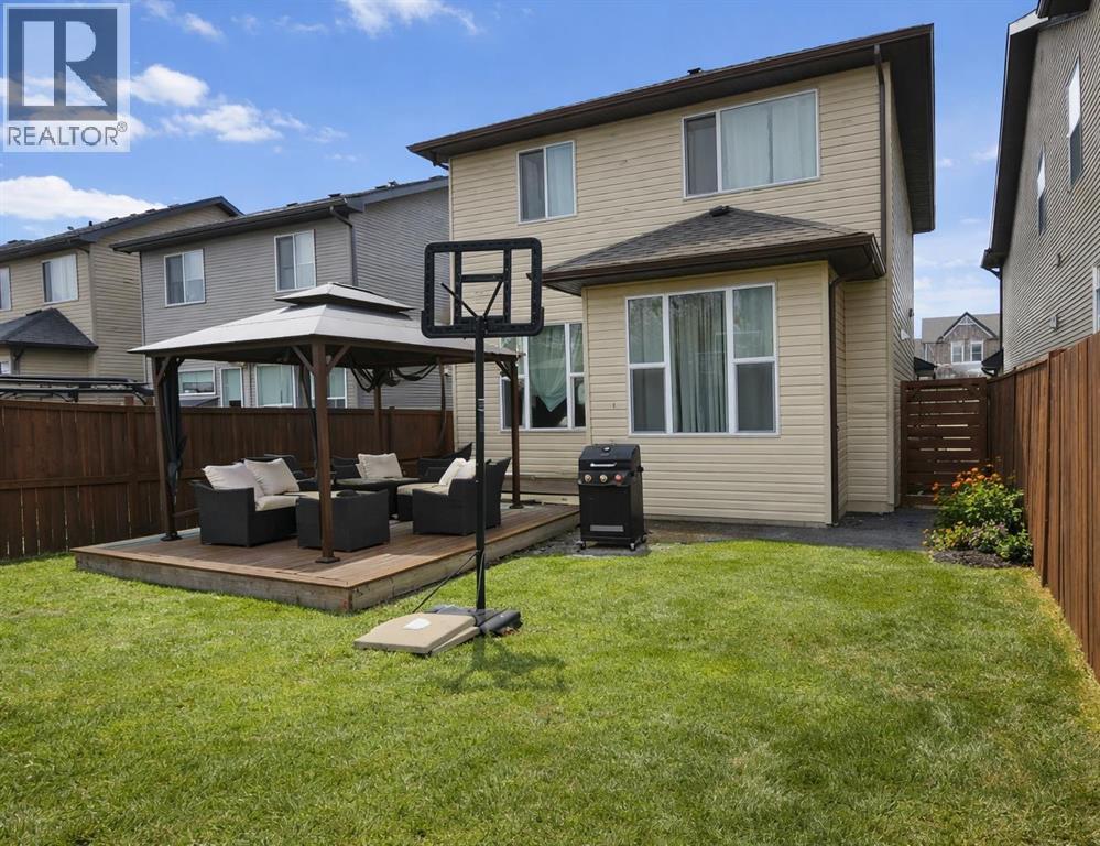 House for Sale in 1580 New Brighton Drive SE|Calgary, Alberta T2Z0P8 2