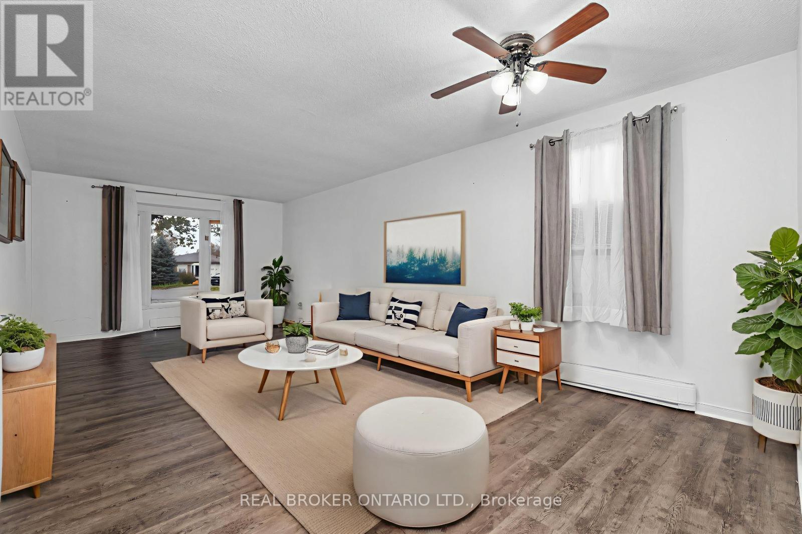 8 MAPLE LEAF TERRACE