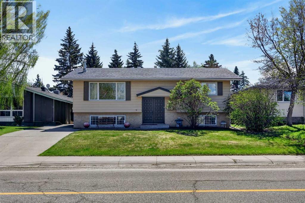 House for Sale in 3139 Oakwood Drive SW|Calgary, Alberta T2V0K2