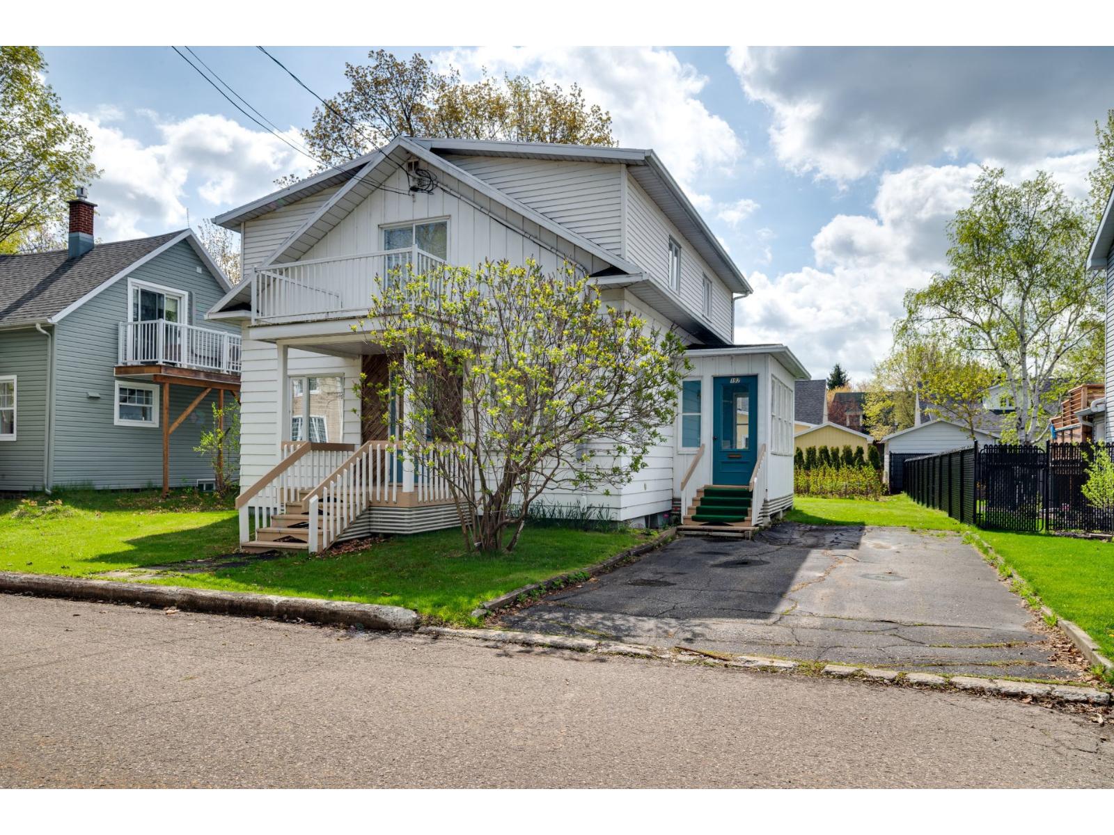 192 Rue Couillard, Montmagny, Quebec G5V1J2
