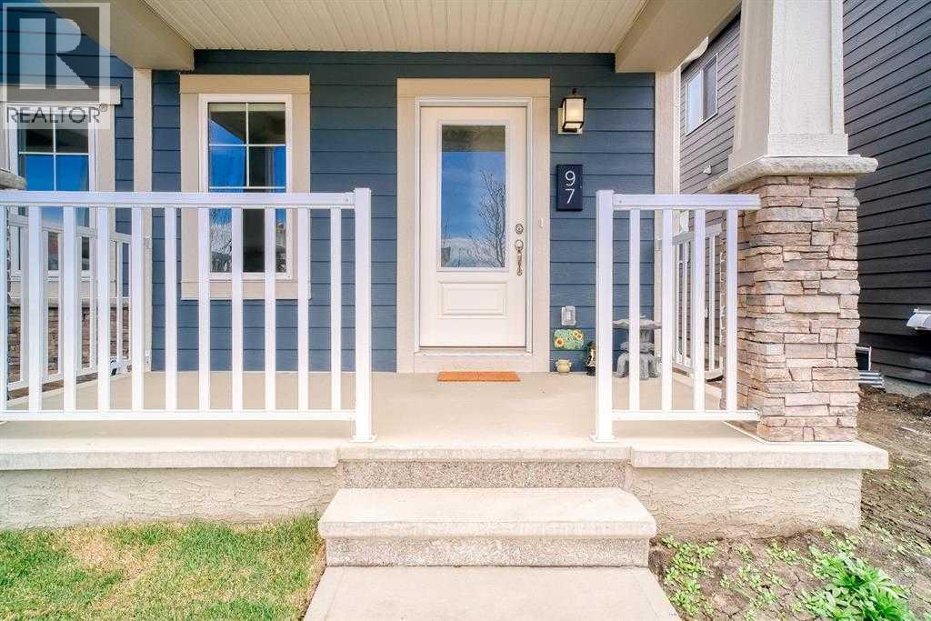 Row / Townhouse for Sale in 97 Yorkville Boulevard SW|Calgary, Alberta T2X4J9