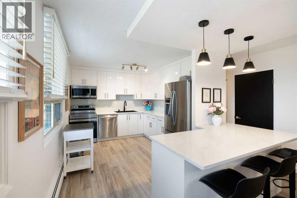 Apartment for Sale in 202, 220 26 Avenue SW|Calgary, Alberta T2S0M4 4