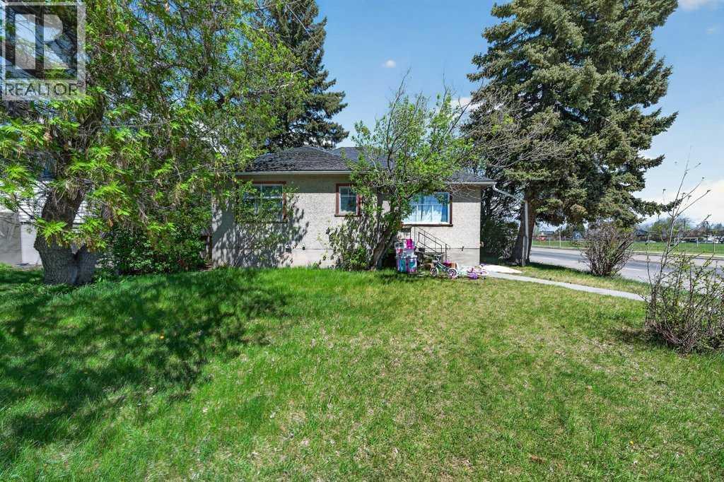 House for Sale in 1102 21 Avenue NW|Calgary, Alberta T2M1K9 4