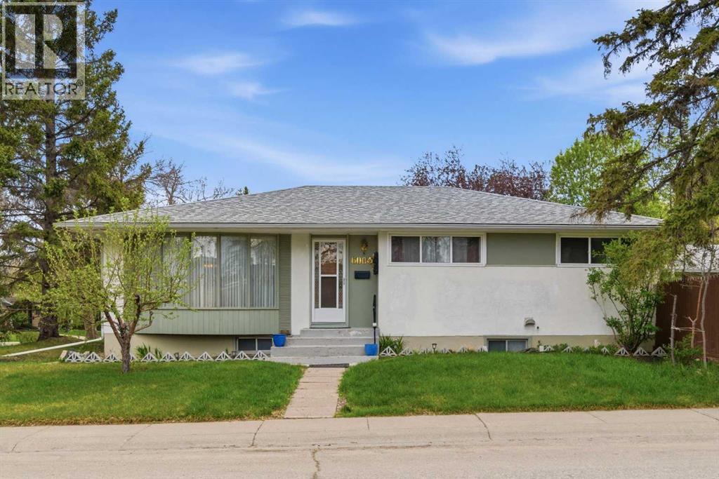 House for Sale in 6004 Lloyd Crescent SW|Calgary, Alberta T3E5V7