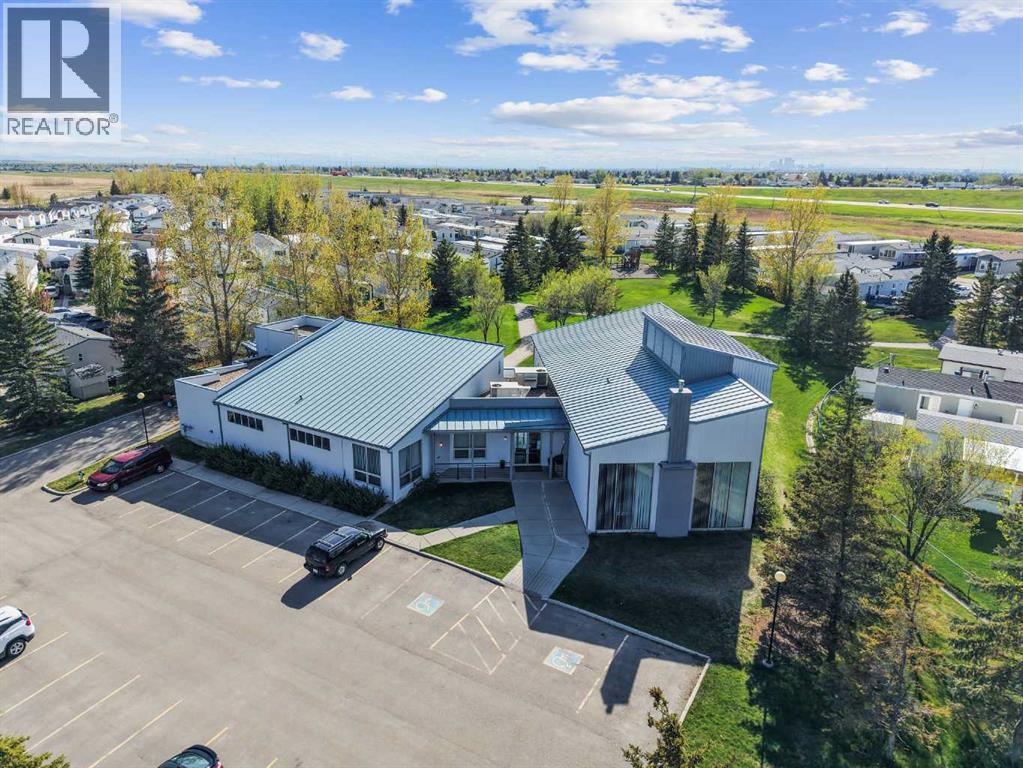 Mobile Home for Sale in 300, 1101 84 Street NE|Calgary, Alberta T2A7X2 2
