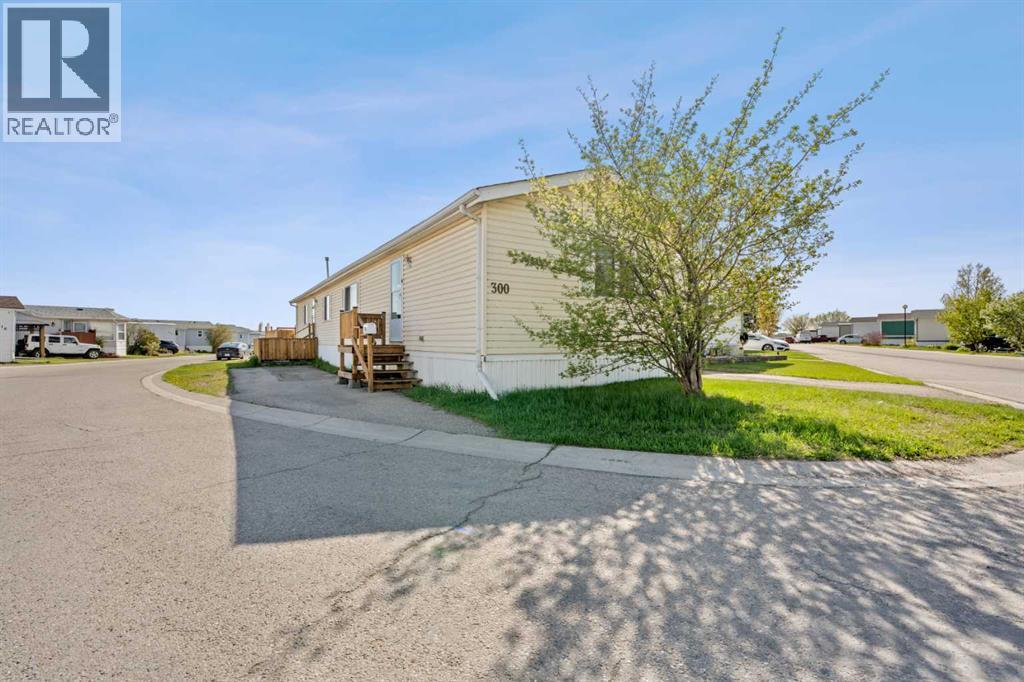Mobile Home for Sale in 300, 1101 84 Street NE|Calgary, Alberta T2A7X2 5