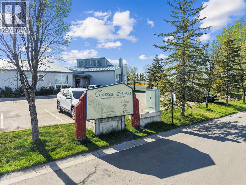 Mobile Home for Sale in 300, 1101 84 Street NE|Calgary, Alberta T2A7X2