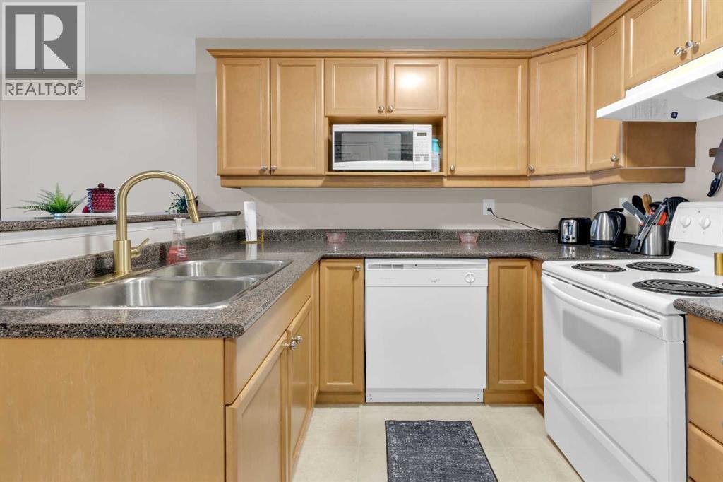 Apartment for Sale in 302, 1833 11 Avenue SW|Calgary, Alberta T3C0N7 3
