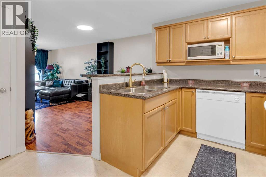 Apartment for Sale in 302, 1833 11 Avenue SW|Calgary, Alberta T3C0N7 5