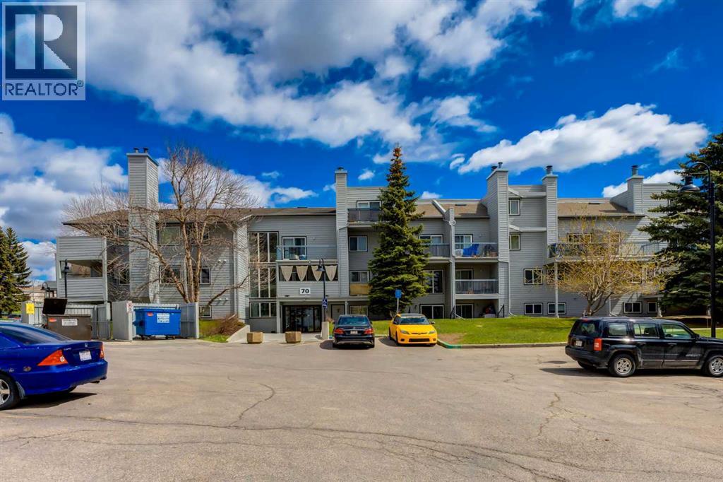 Apartment for Sale in 2240, 70 Glamis Drive SW|Calgary, Alberta T3E6T6