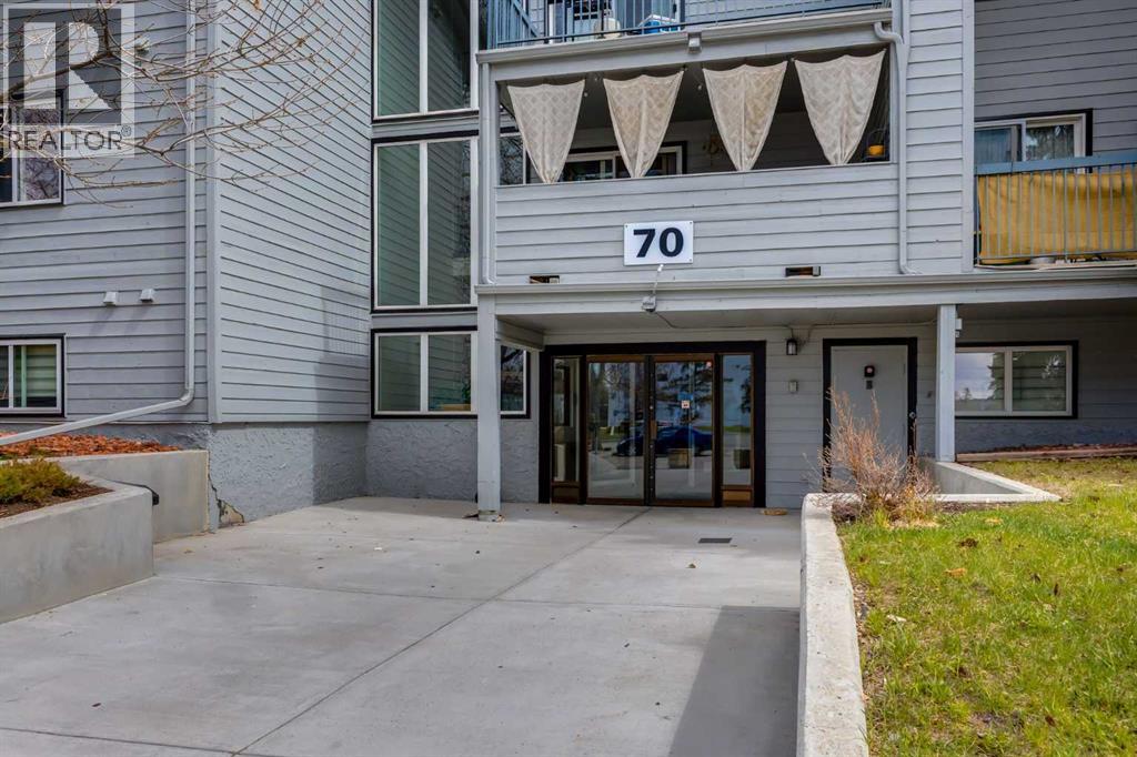 Apartment for Sale in 2240, 70 Glamis Drive SW|Calgary, Alberta T3E6T6 3