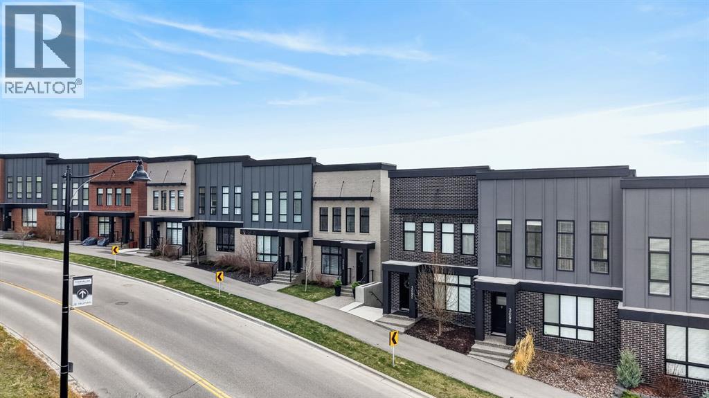 Row / Townhouse for Sale in 3088 85 Street SW|Calgary, Alberta T3H4C4 2