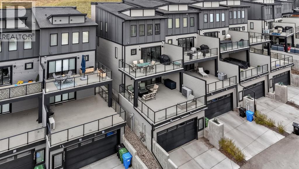 Row / Townhouse for Sale in 3088 85 Street SW|Calgary, Alberta T3H4C4 4
