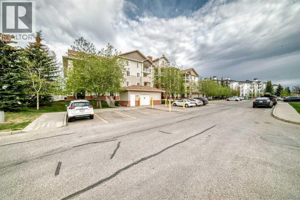 Apartment for Sale in 406, 16 Country Village Bay NE|Calgary, Alberta t3k5y9