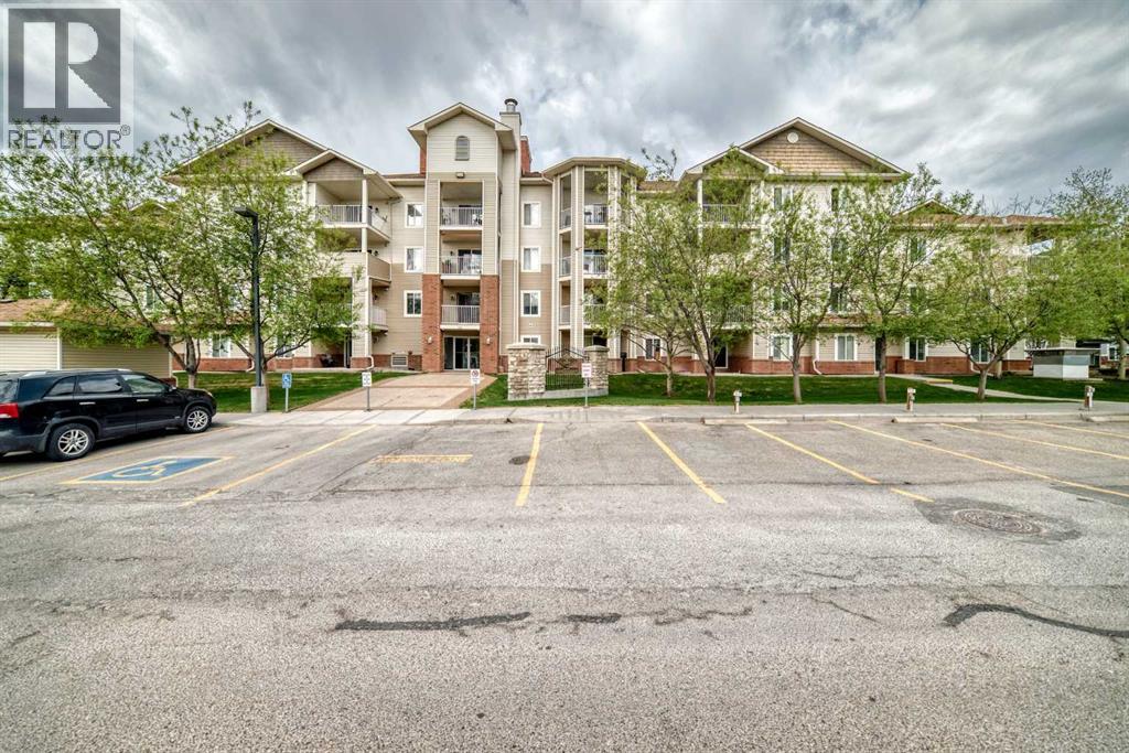 Apartment for Sale in 406, 16 Country Village Bay NE|Calgary, Alberta t3k5y9 2