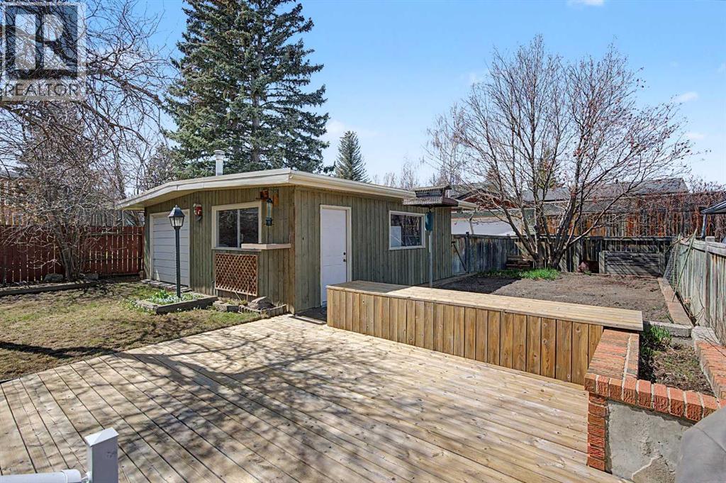House for Sale in 1284 Hunterburn Crescent NW|Calgary, Alberta T2K4T2 3