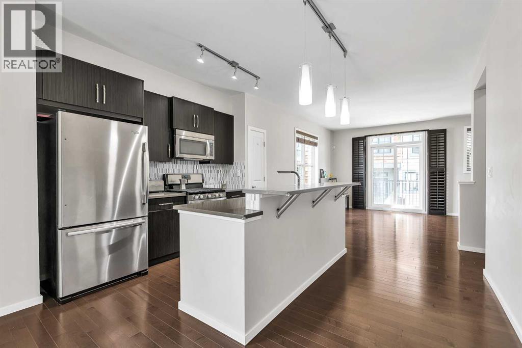 Row / Townhouse for Sale in 439 Ascot Circle SW|Calgary, Alberta T3H0X3