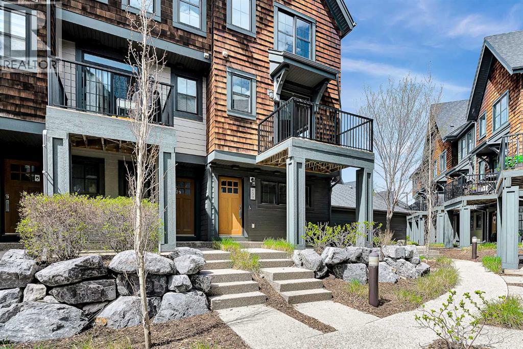 Row / Townhouse for Sale in 439 Ascot Circle SW|Calgary, Alberta T3H0X3 2