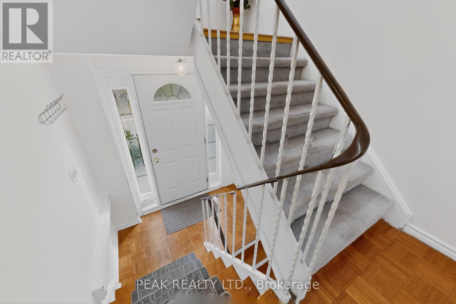 Row / Townhouse for Sale in 9 - 2380 BROMSGROVE ROAD|Mississauga (Clarkson), Ontario L5J4E6 4