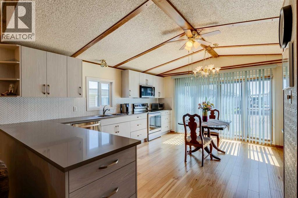 Mobile Home for Sale in 101, 99 Arbour Lake Road NW|Calgary, Alberta T3G4E4 4