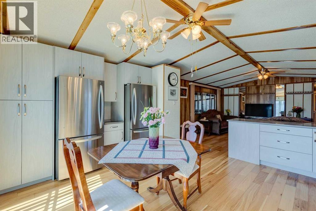 Mobile Home for Sale in 101, 99 Arbour Lake Road NW|Calgary, Alberta T3G4E4 3