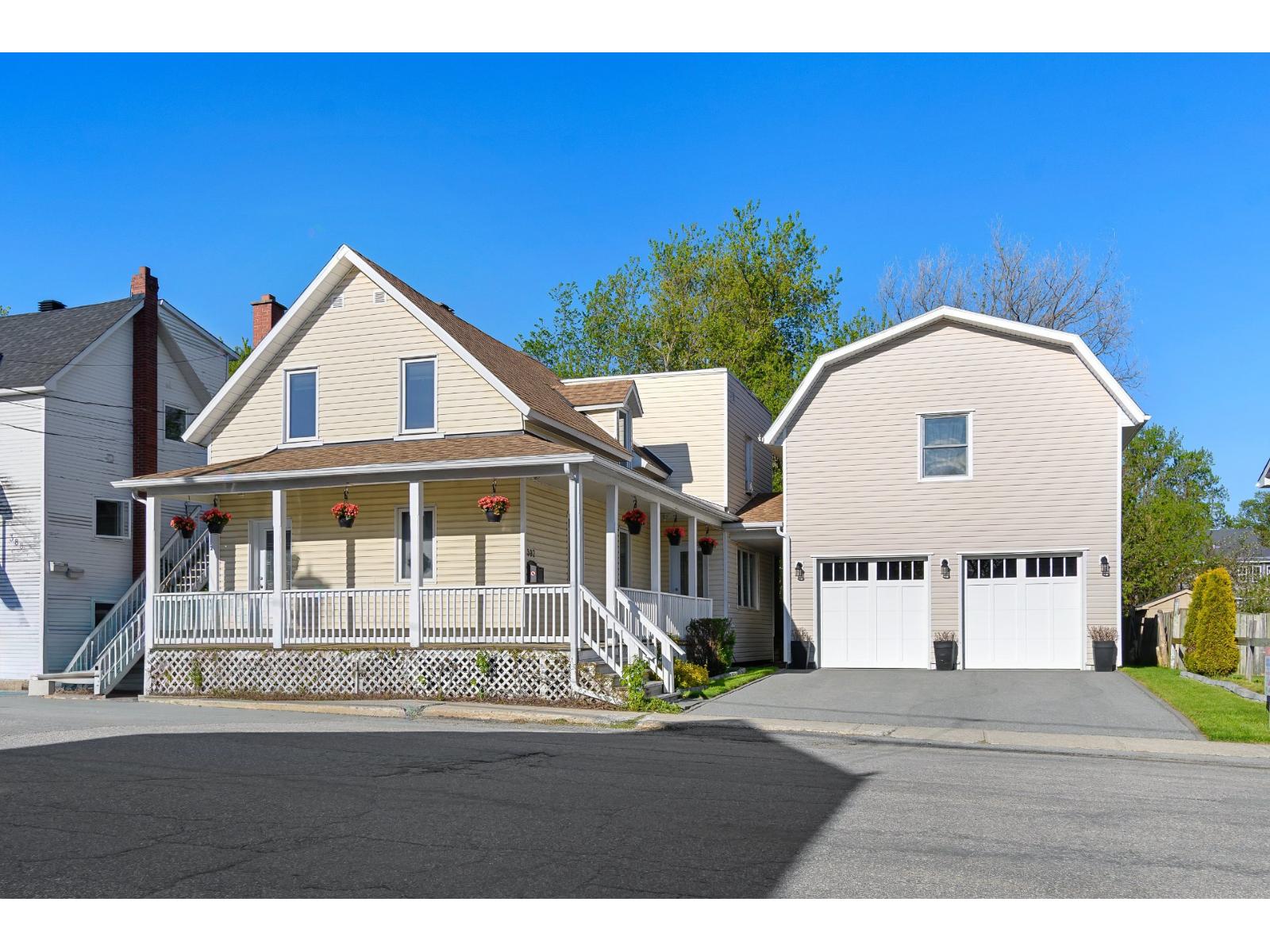 392 Rue des Pins, Gatineau (Buckingham), Quebec J8L2K9