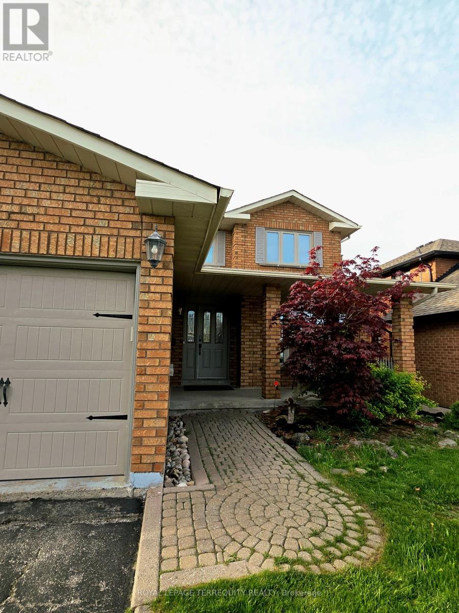 For rent: 59 FOXHILL DRIVE, Vaughan (Maple), Ontario L6A1K1