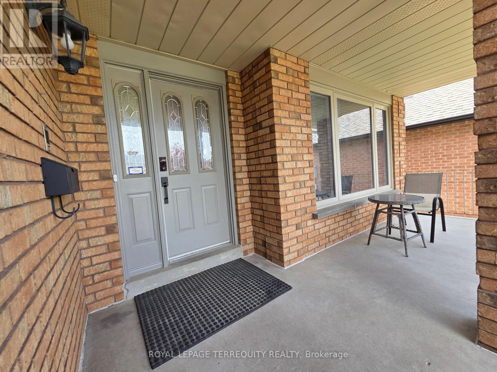 For rent: 59 FOXHILL DRIVE, Vaughan (Maple), Ontario L6A1K1