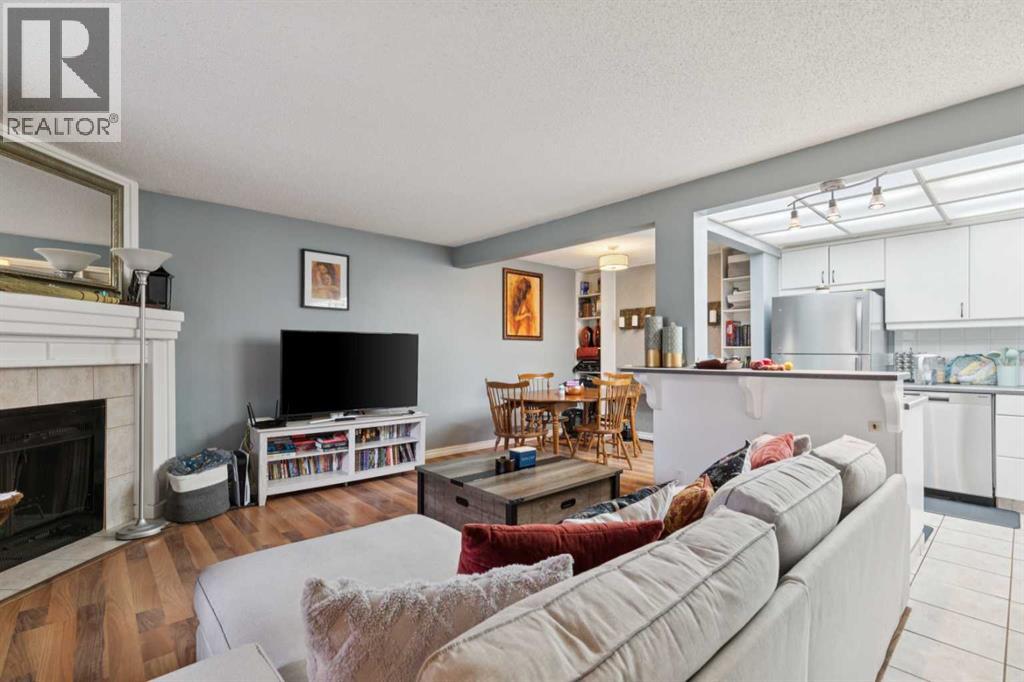 Row / Townhouse for Sale in 145 Cedar Springs Gardens SW|Calgary, Alberta T2W5J9 3