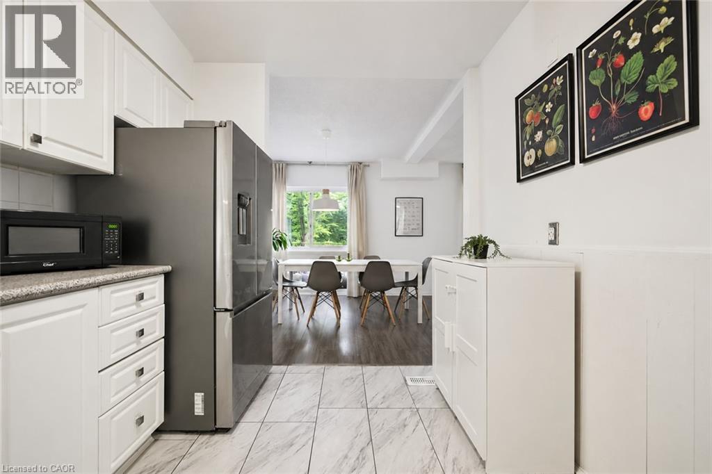 Row / Townhouse for Sale in 1230 GRIPSHOLM Road Unit# 17|Mississauga, Ontario L4Y2G9 5