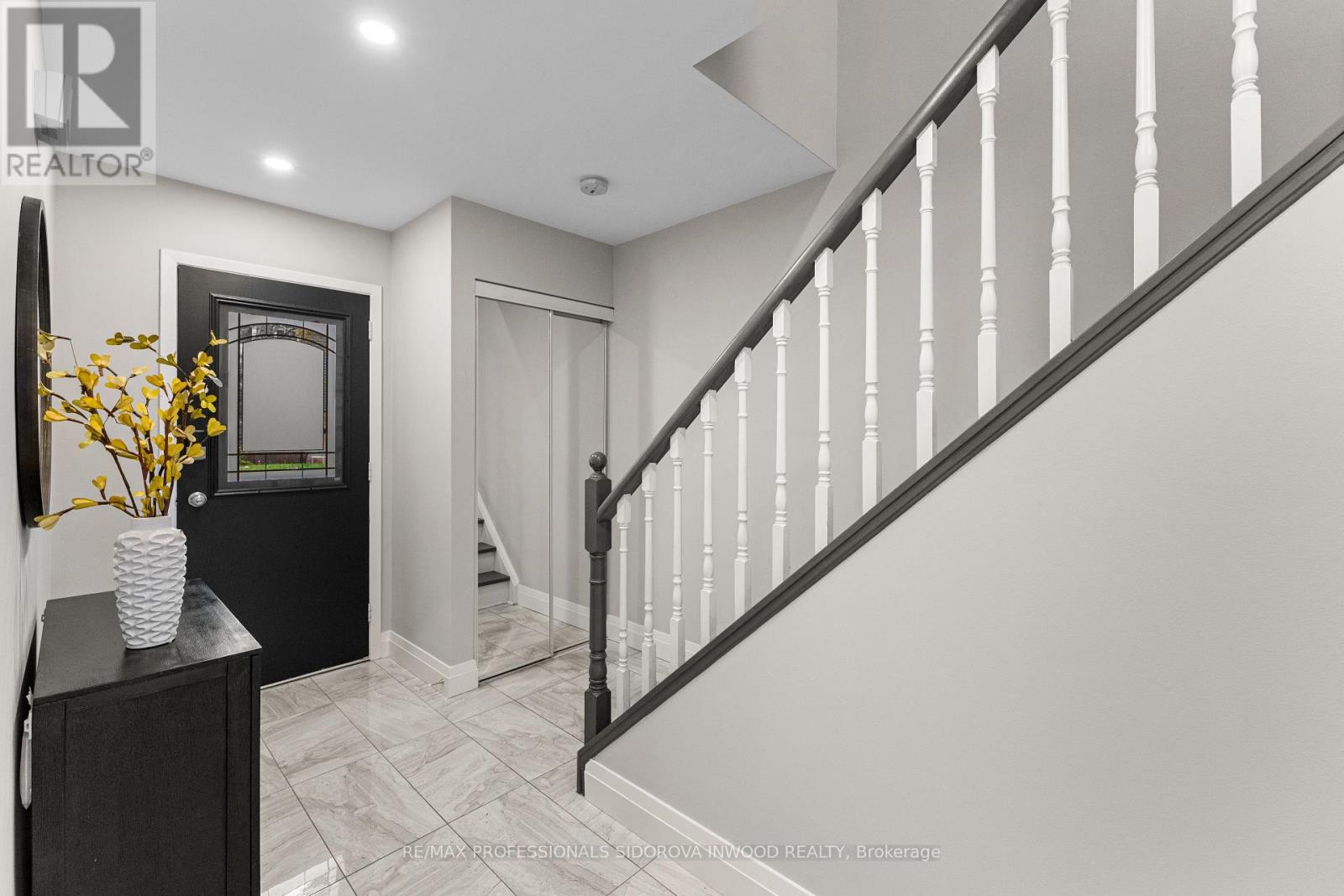 Row / Townhouse for Sale in 129 - 1050 SHAWNMARR ROAD|Mississauga (Port Credit), Ontario L5H3V1 4