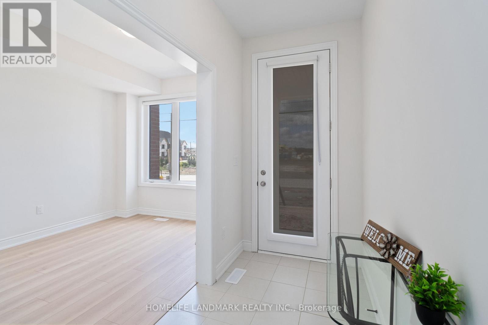 Row / Townhouse for Sale in 3303 SIXTH LINE|Oakville (GO Glenorchy), Ontario L6H0Z6 4