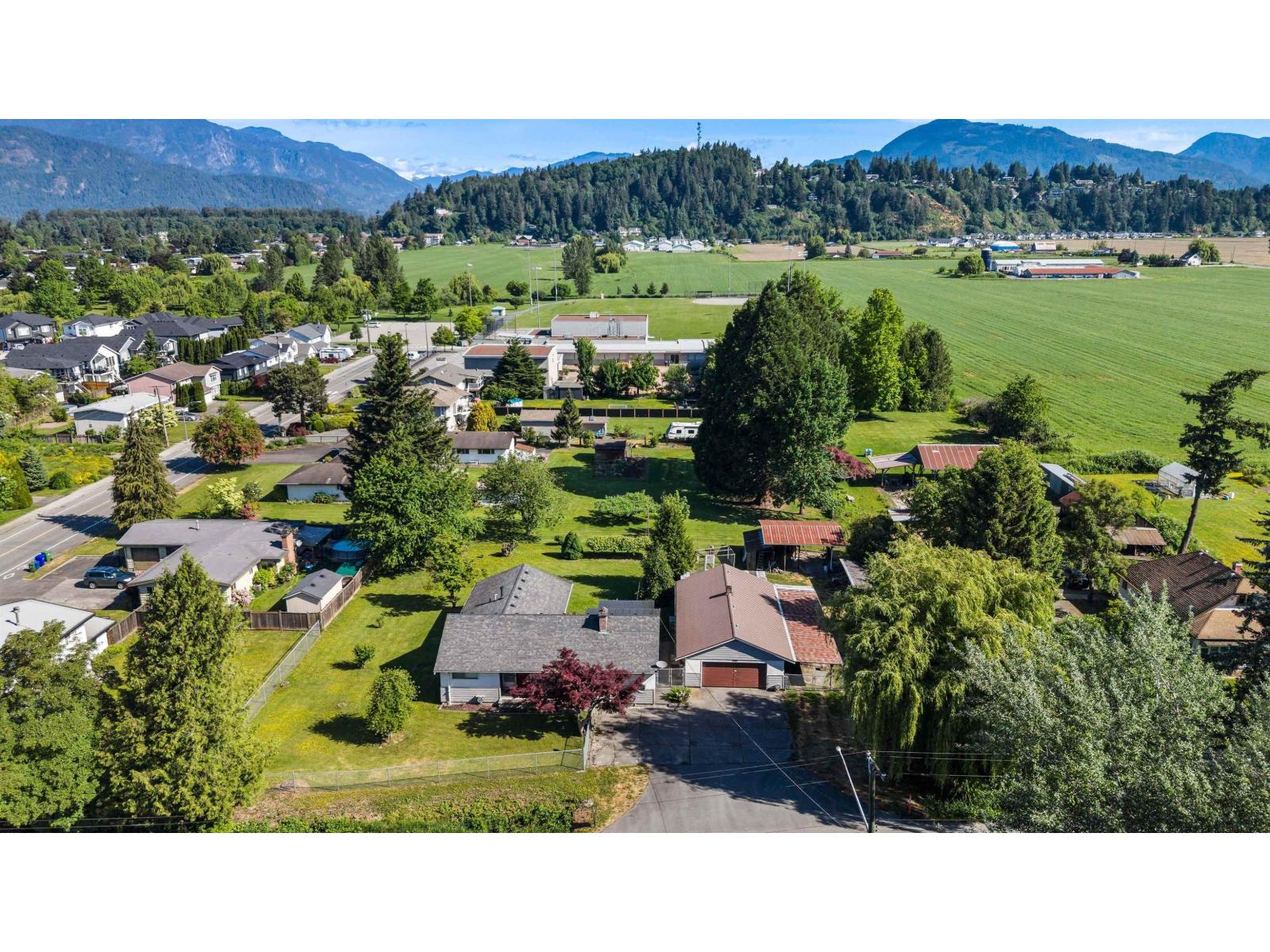 For sale: 47123 FIRST AVENUE, Chilliwack Proper East, Chilliwack ...