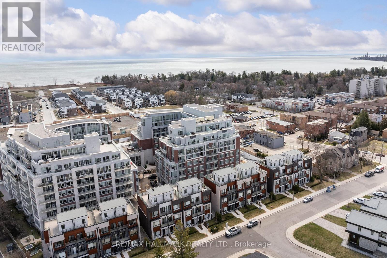 Row / Townhouse for Sale in 129 HIGH STREET W|Mississauga (Port Credit), Ontario L5H1K4 2