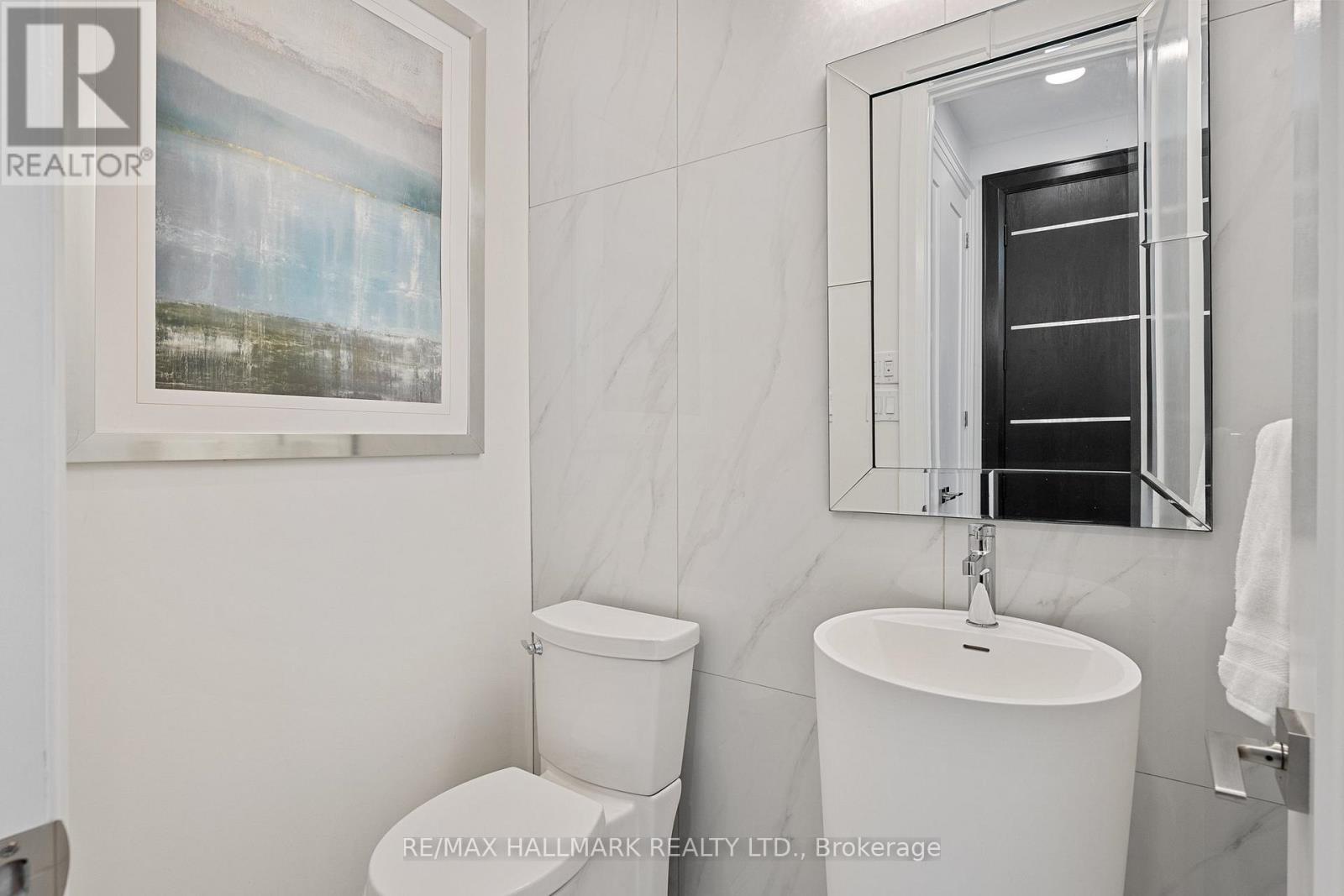 Row / Townhouse for Sale in 129 HIGH STREET W|Mississauga (Port Credit), Ontario L5H1K4 5