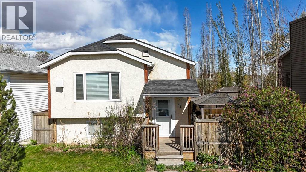 House for Sale in 27 Erin Grove Court SE|Calgary, Alberta T2B3A8