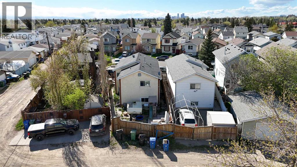 House for Sale in 27 Erin Grove Court SE|Calgary, Alberta T2B3A8 3