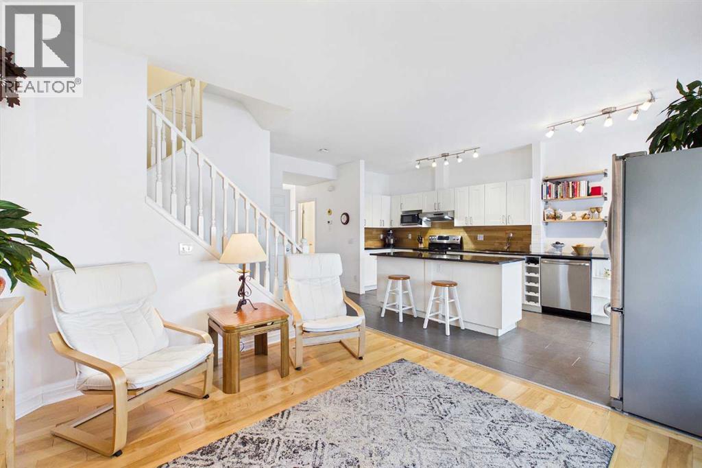 Row / Townhouse for Sale in 144 Simcoe Place SW|Calgary, Alberta T3H4T7 5
