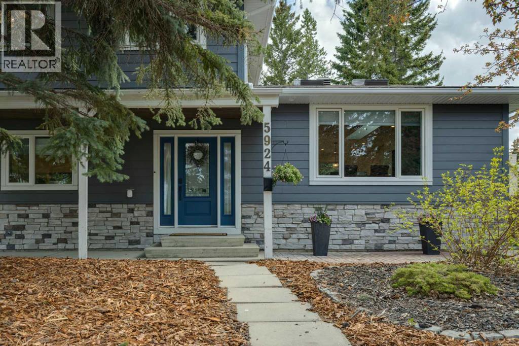 House for Sale in 5924 Dalridge Hill NW|Calgary, Alberta T3A1L9