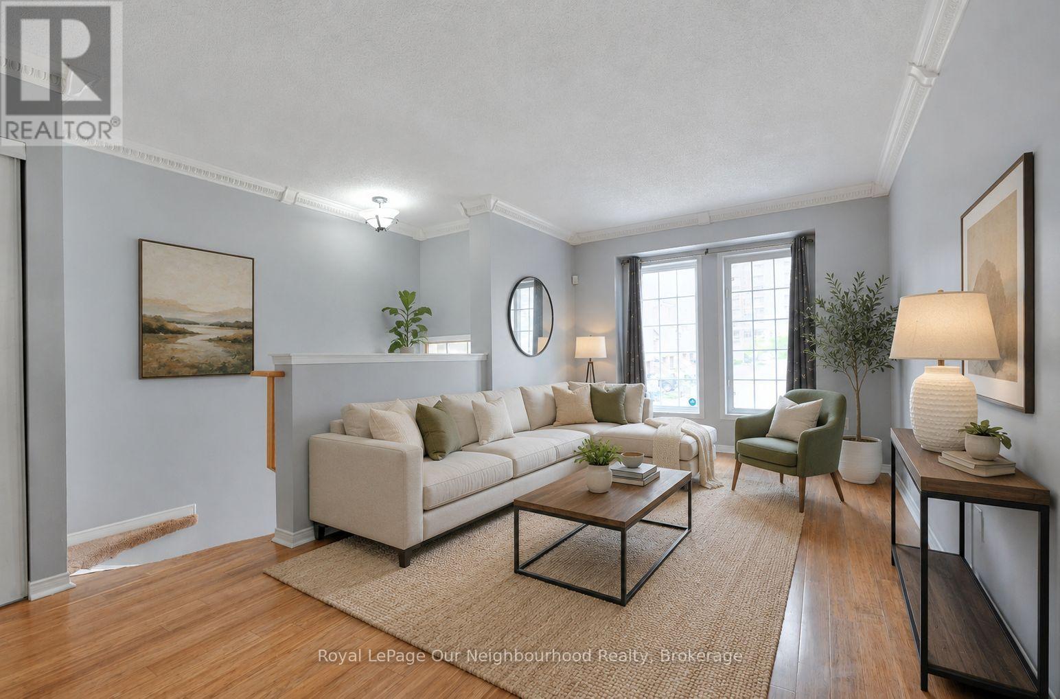 Row / Townhouse for Sale in 96 - 50 STRATHAVEN DRIVE|Mississauga (Hurontario), Ontario L5R4E7 2