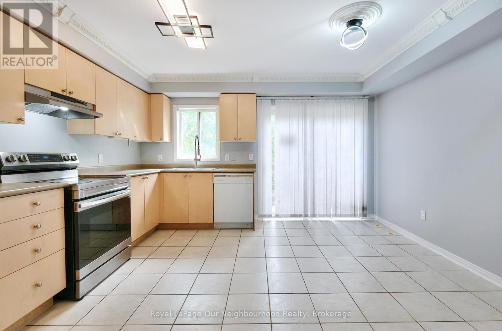 Row / Townhouse for Sale in 96 - 50 STRATHAVEN DRIVE|Mississauga (Hurontario), Ontario L5R4E7 5