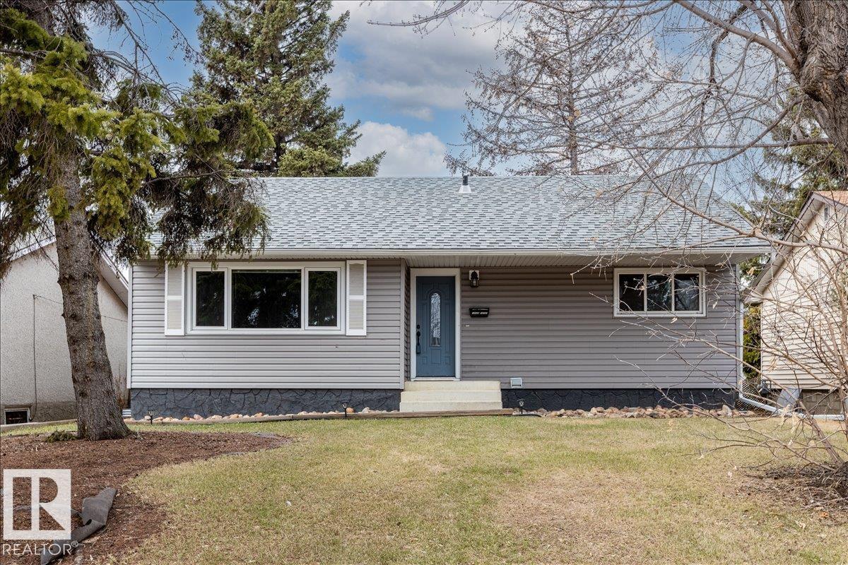 For sale: 13608 137 ST NW, Edmonton, Alberta T5L2B3 - E4489862