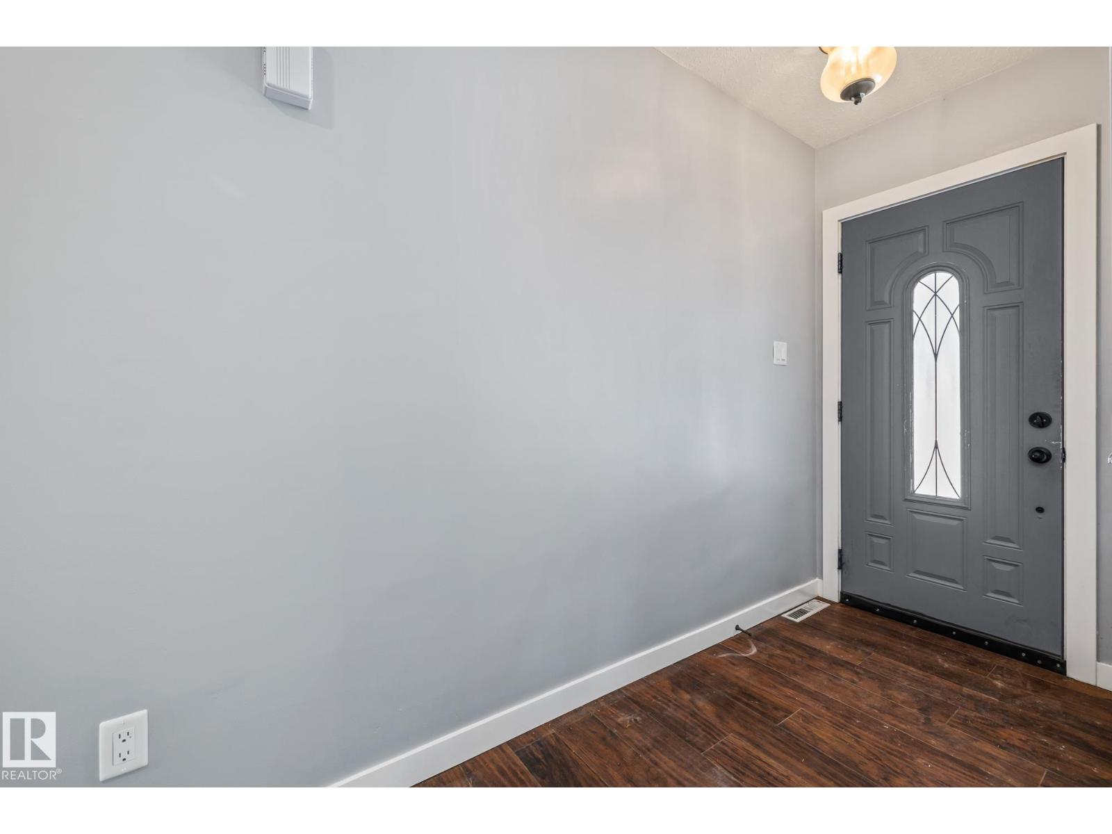 y様 For sale: 13608 137 ST NW, Edmonton, Alberta T5L2B3 - E4489862
