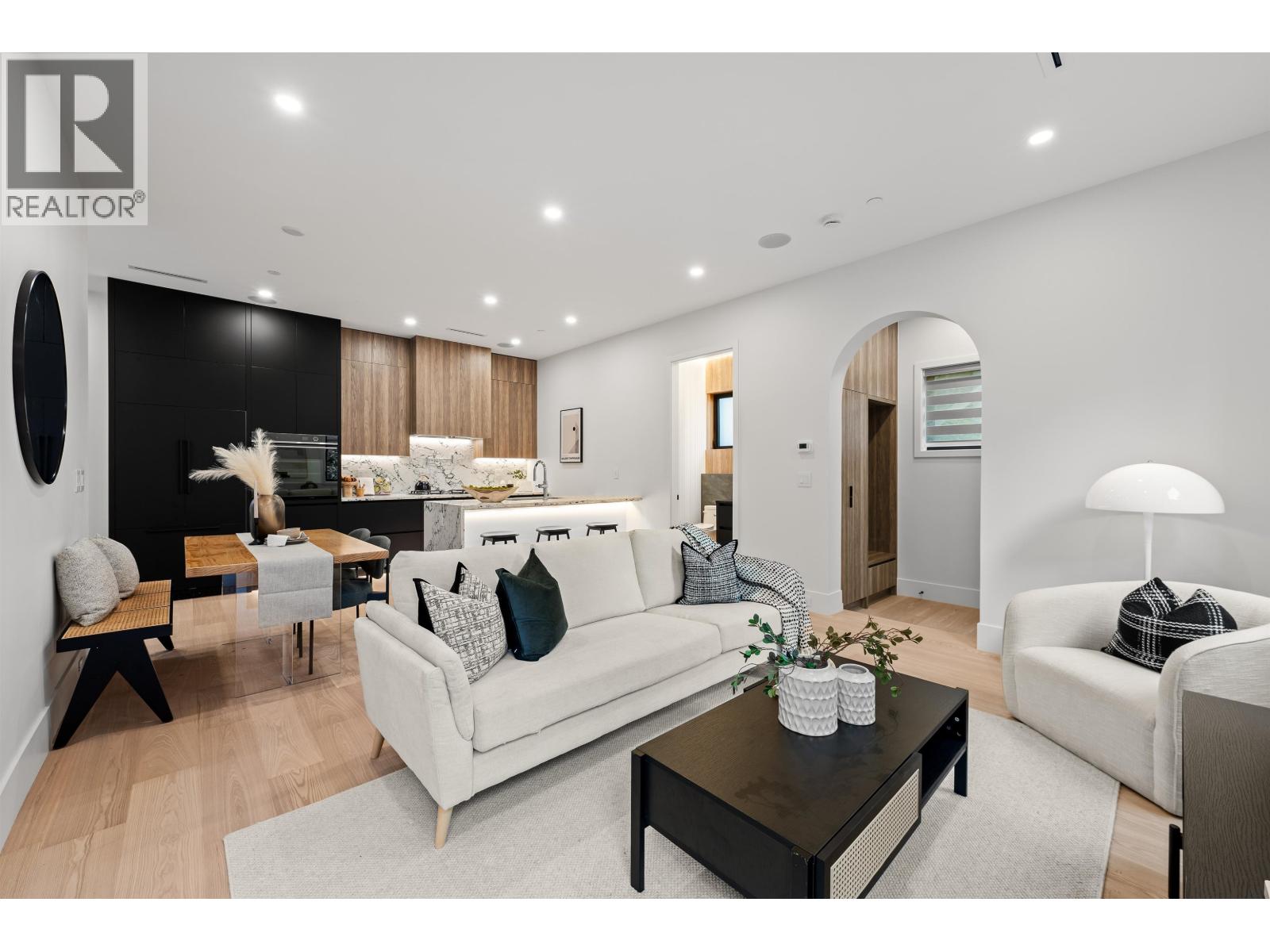 1 5034 GRANVILLE STREET|Vancouver, British Columbia V6M3B4
