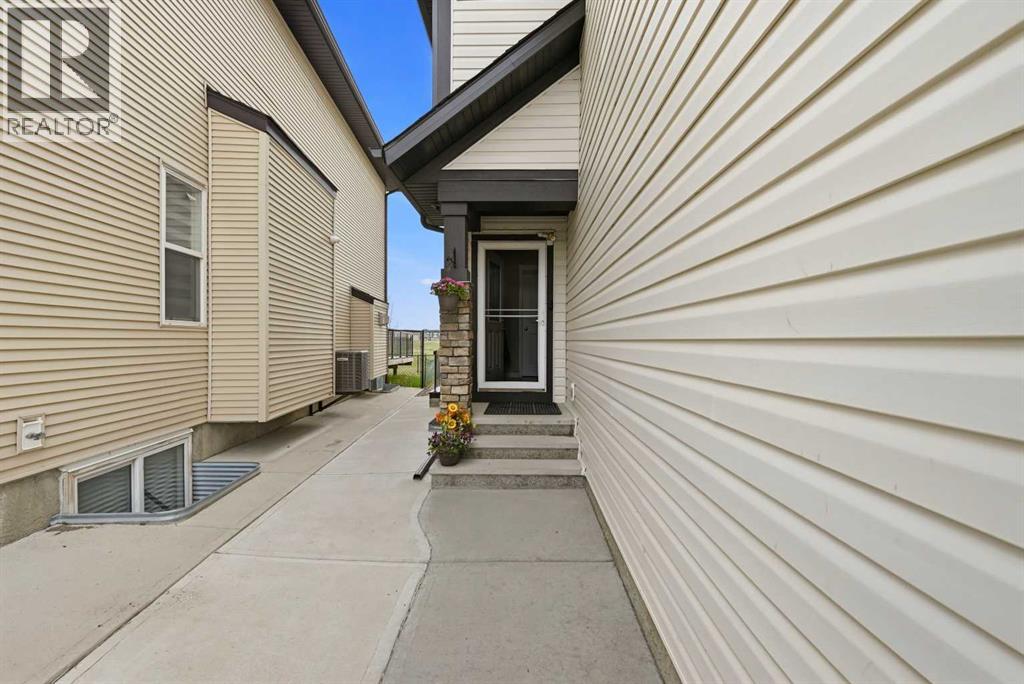 House for Sale in 156 Skyview Shores Manor NE|Calgary, Alberta T3N1B4 2