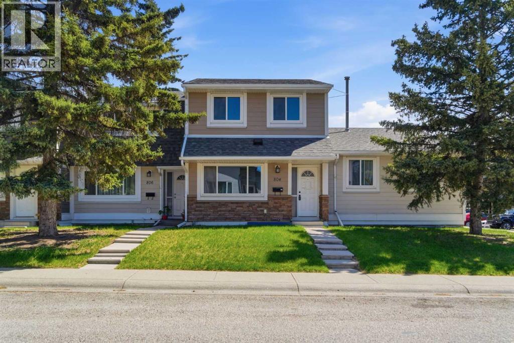 Row / Townhouse for Sale in 804 Madeira Drive NE|Calgary, Alberta T2A7B7