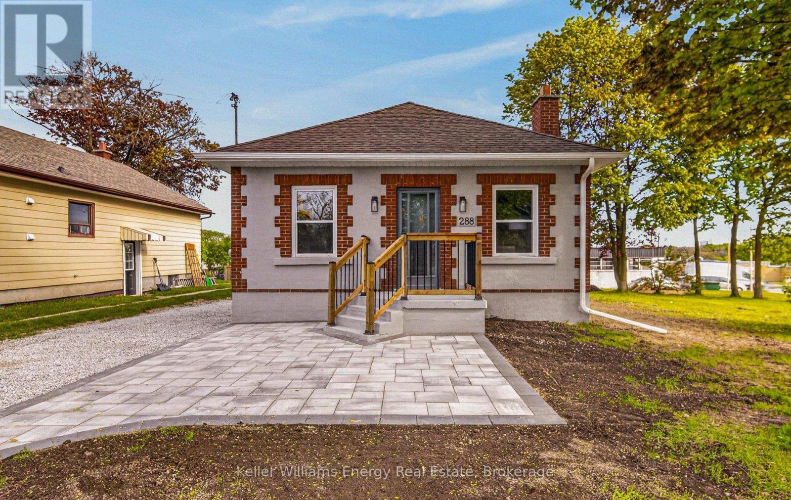 288 HILLSIDE AVENUE, Oshawa (Vanier), Ontario L1J1T3