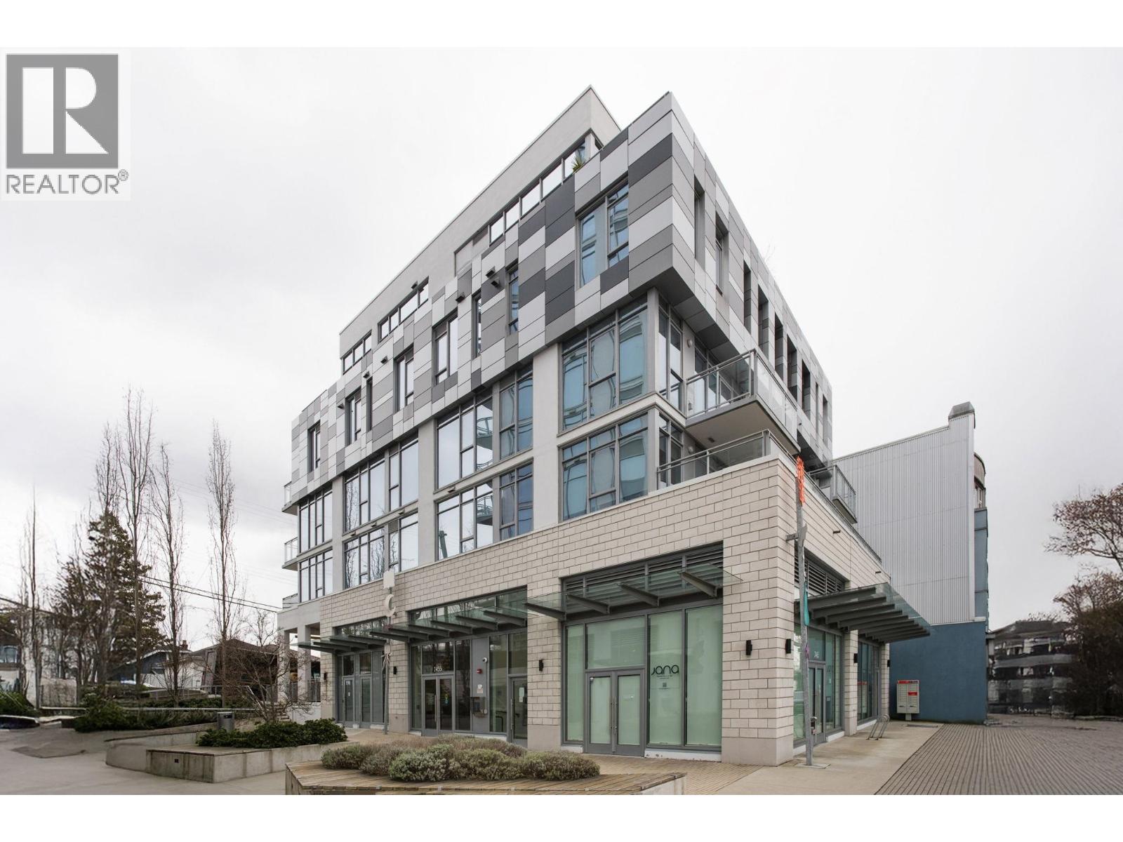302 2455 KINGSWAY|Vancouver, British Columbia V5R5G8